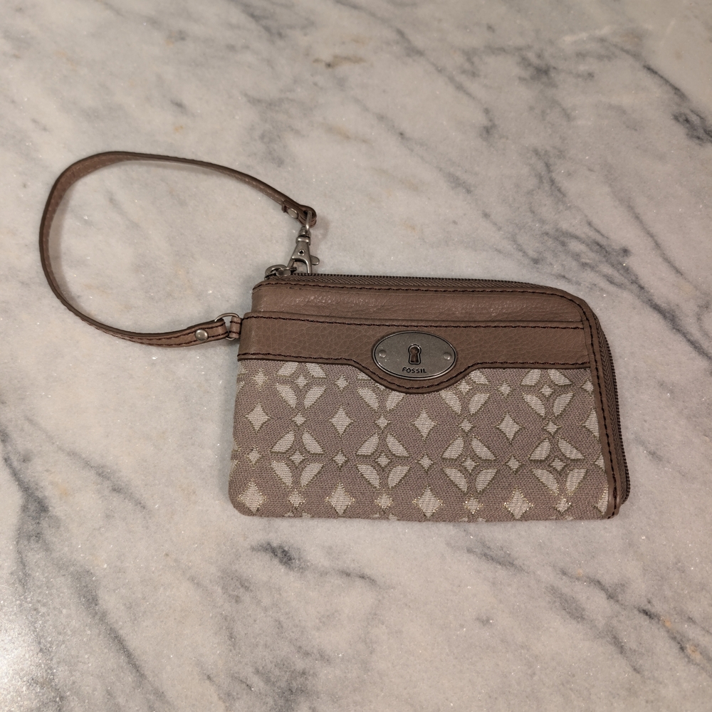 Fossil Tan Canvas/Leather Wristlet  Clutch Key Hole Style Half-Zip Around NWOT